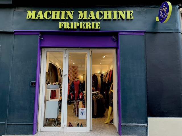 Devanture de la friperie Machin Machine à Marseille