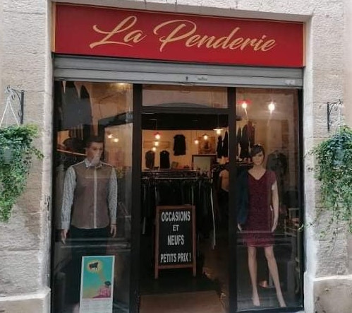 Image boutique friperie La Penderie à Nimes